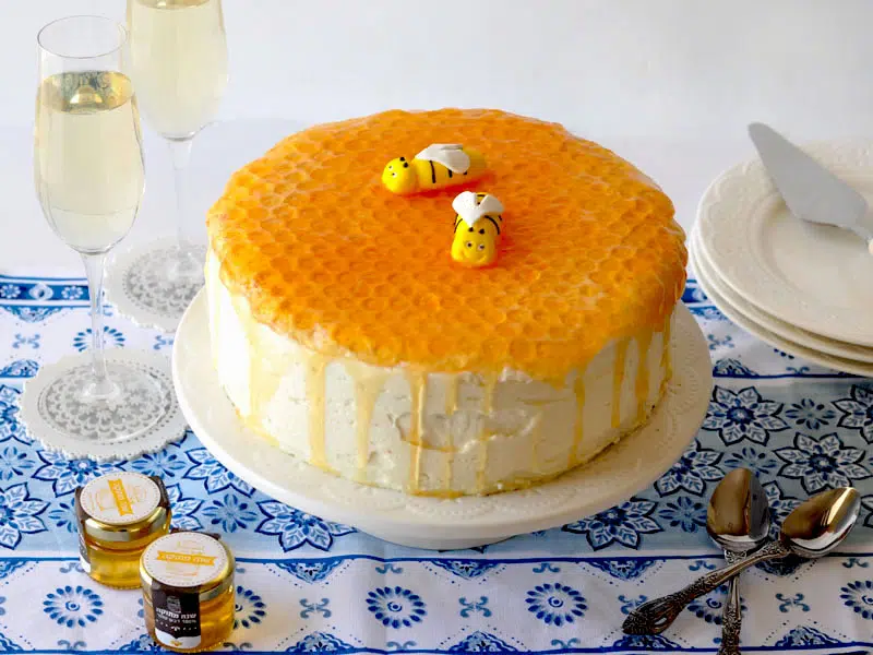 honey bee cake cover