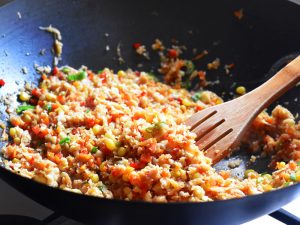 אורז כרובית מוקפץ עם ירקות
