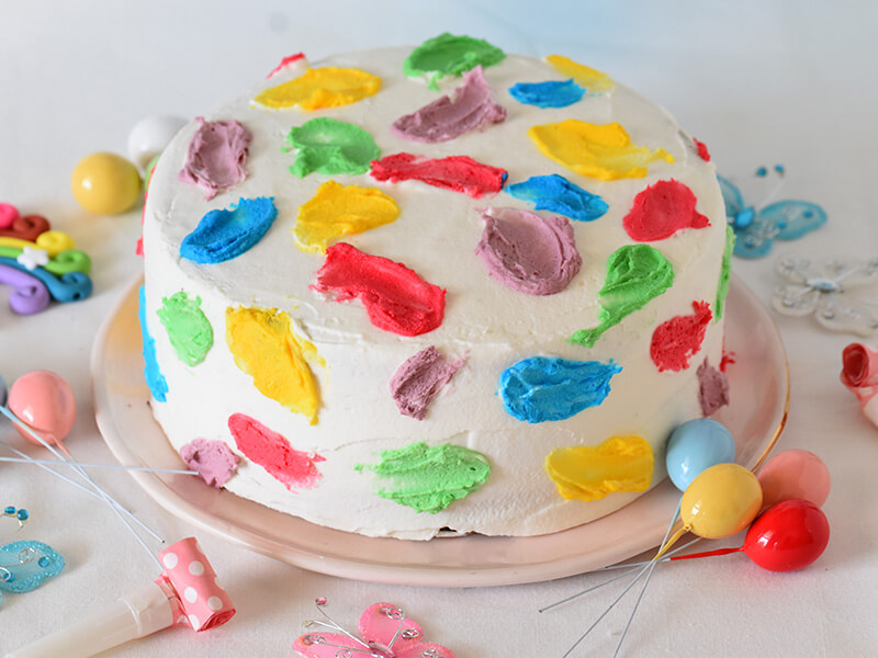 עוגת יום הולדת צבעונית